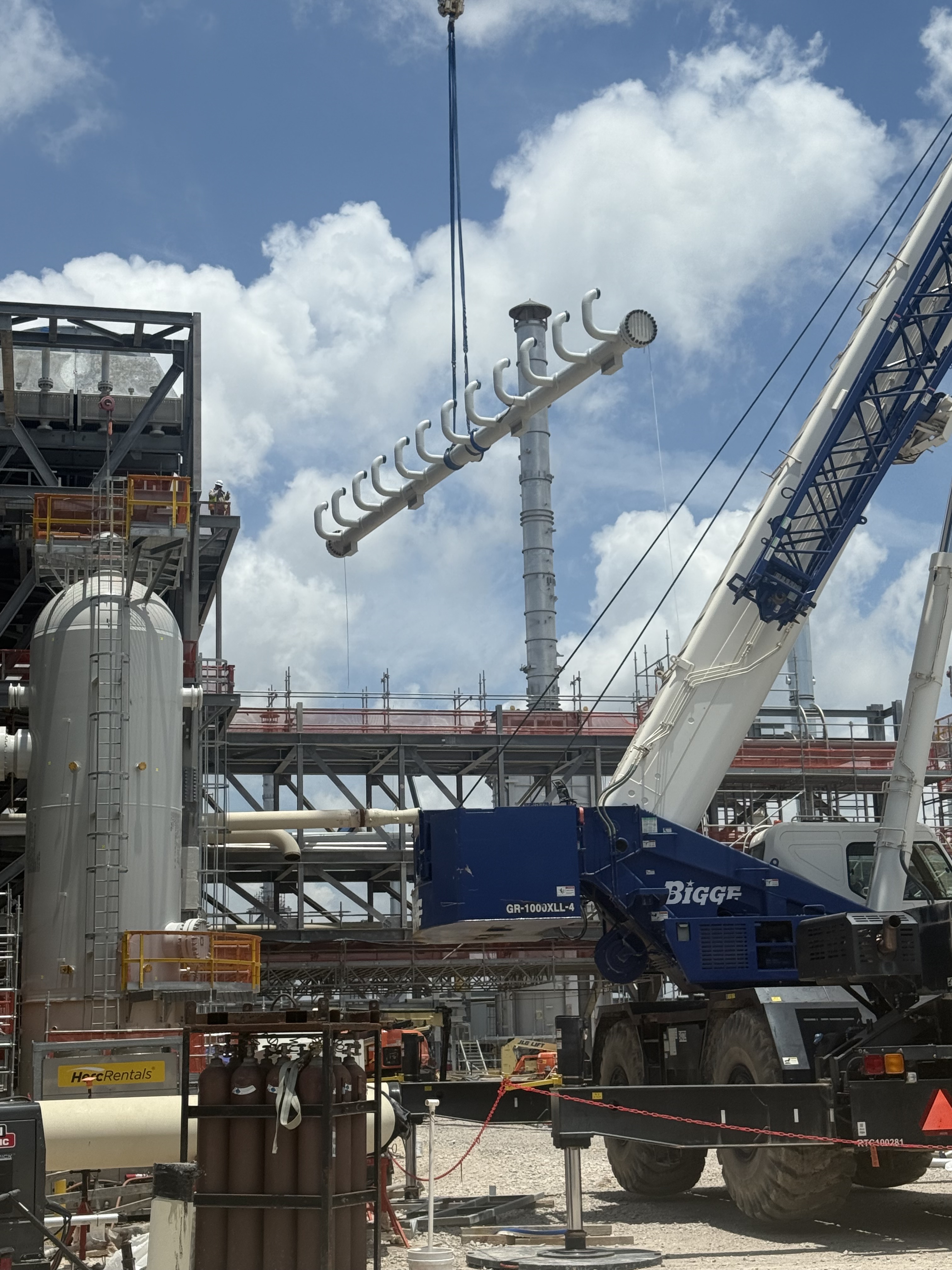 Employee NCCER rigging training and hands-on practice in Texas
