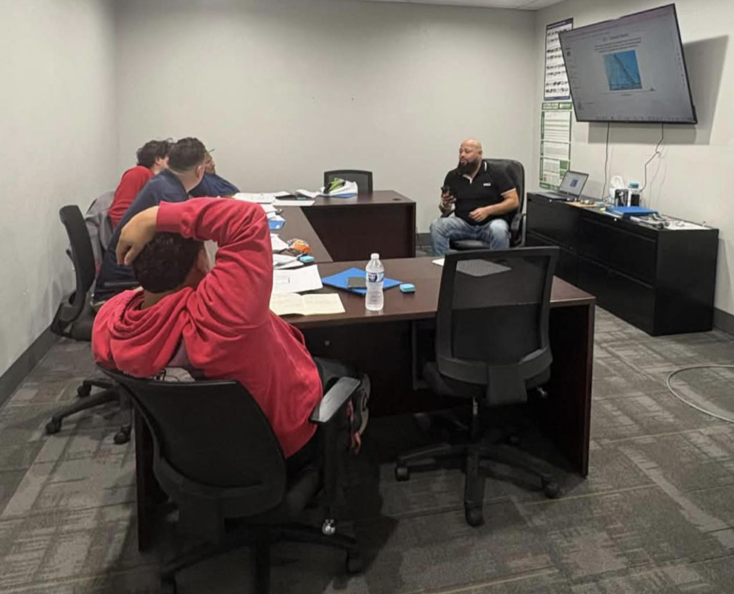 Mike Sanchez teaching NCCER Advanced Rigger material in the Rig Right Texas classroom